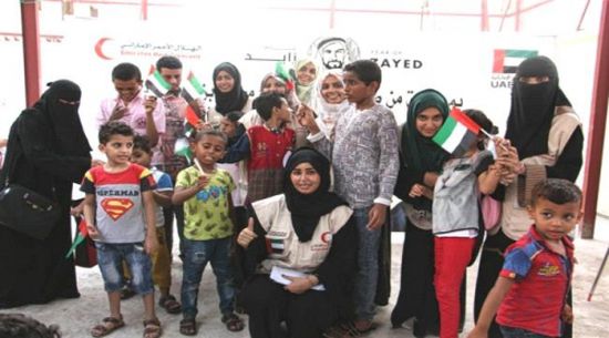 الهلال الأحمر الإماراتي يسعد أطفال مركز التوحد في عدن 