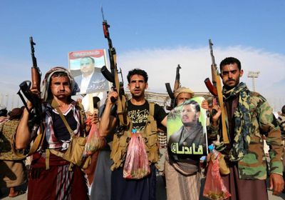 الحوثيون يعتقلون مئات المدنيين بمقر عسكري في الحديدة