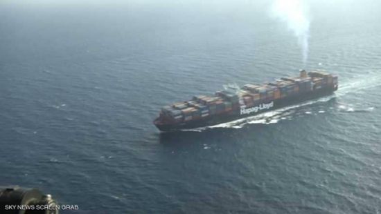 الحوثي يخنق اليمنيين.. منع سفن من دخول ميناء الحديدة