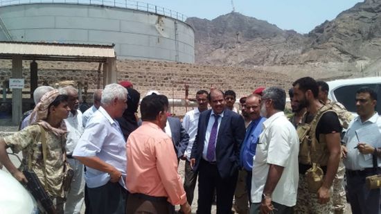 وزير النفط والمعادن يزور فرع هيئة الاستكشافات النفطية وشركة النفط في عدن