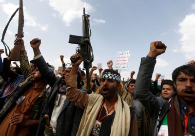 ميليشيا الحوثي تطلق حملة لتجنيد الموظفين الحكوميين في الحديدة