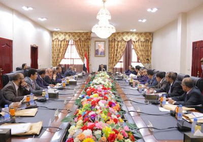 الحكومة اليمنية تصدر بيانا هاما وتؤكد أن الحل السلمي يبدأ بانسحاب المليشيا من الحديدة دون شروط