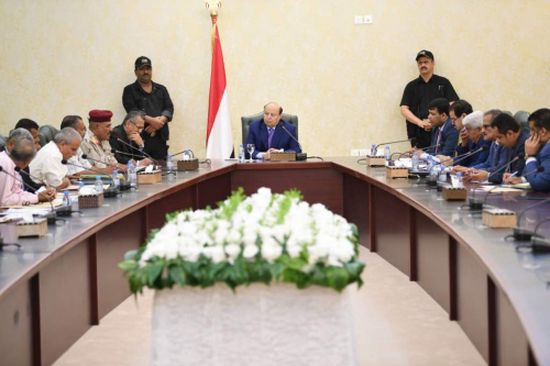 الرئيس هادي يعقد اجتماعاً موسعاً للقيادات التنفيذية بمحافظة الضالع