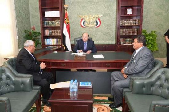 الرئيس هادي يوجه بإعداد مقترحات لدمج جهازي الأمن السياسي والقومي