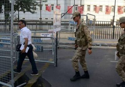 اعتقال 271 ضابطا تركيا بـ"تهمة غولن"