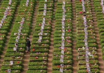 بعد الاستعانة بالسجناء والاستغاثة بحزب الله.. مقابر جديدة للحوثيين لاستيعاب قتلاها