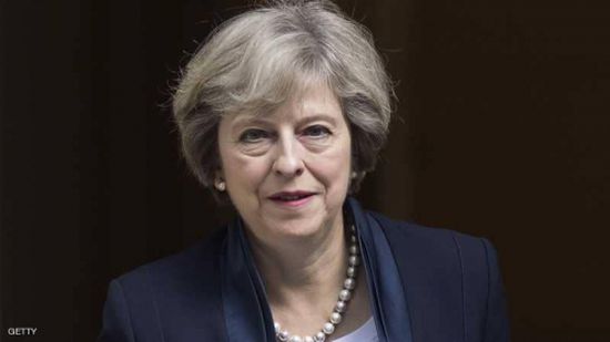 رئيسة وزراء بريطانيا قد تواجه "العزل" من منصبها