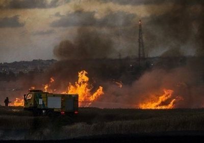 اندلاع 33 حريقاً جنوب إسرائيل بسبب بالونات حارقة من غزة