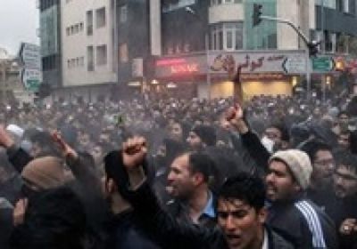  توسع الإحتجاجات في إيران ومطالب بالإضراب الشامل