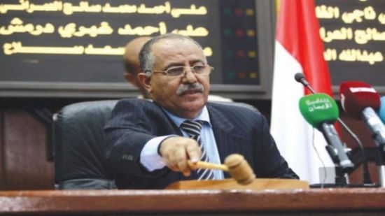 رئيس البرلمان يرفض مغادرة صنعاء.. ونائب: "الراعي" يفضل البقاء تحت إمرة الحوثيين