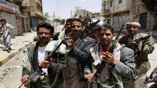 مليشيا الحوثي تنهب سيارات ومعدات ثقيلة تابعة لمديريات أمانة العاصمة