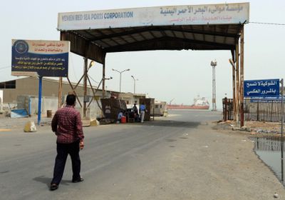 دبلوماسي:  الحوثيون حولوا ميناء الحديدة إلى منصة لإطلاق العمليات الحربية ضد الملاحة الدولية