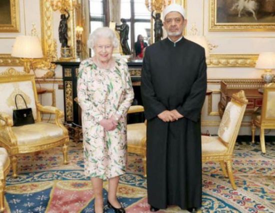 ملكة بريطانيا لشيخ الأزهر: العالم يعوّل على القيادات الدينية