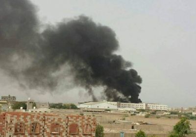 مقاتلات التحالف تستهدف موقع الجبانة العسكري بمديرية الحالي ومواقع أخرى للميليشيات الحوثية في الحديدة