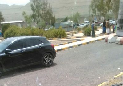 مشرف حوثي يعتدي على مدير أمن الجراحي في الحديدة بالضرب