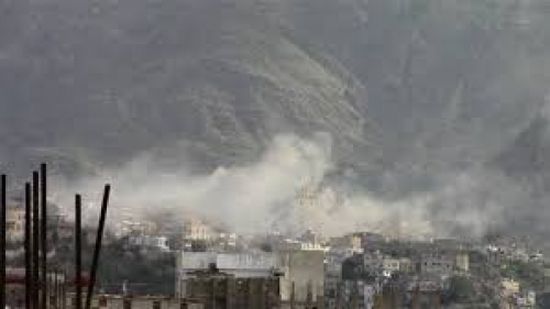 استشهاد وإصابة 5 مواطنين بقصف حوثي على حي صينة بتعز