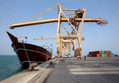 منذ 23 يومًا.. الحوثيون يرفضون تفريغ "سفينة ديزل" في ميناء الحديدة 