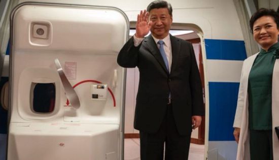بعد زيارة تاريخية للإمارات .. الرئيس الصيني يصل السنغال