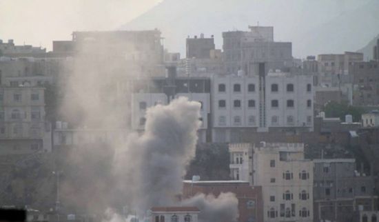 ميليشيا الحوثي تقصف الأحياء السكنية جنوبي تعز 