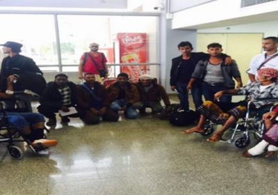 بدعم من  دولة الامارات .. 36جريح من جبهة الساحل الغربي يغادرون عدن إلى  مصر والهند لتلقي العلاج