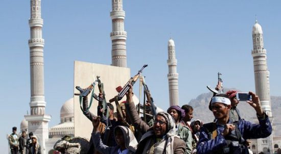  ميليشيات الحوثي تزعم استهداف بارجة حربية للتحالف قبالة السواحل اليمنية 