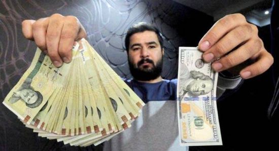 الريال الإيراني يخسر أكثر من نصف قيمته أمام الدولار في غضون 4 أشهر
