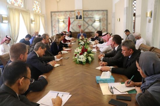 وزير الخارجية  يجتمع بسفراء مجموعة الـ 18 الراعية للعملية السياسية في اليمن