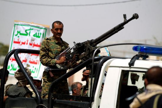المتمردون الحوثيون يعلنون وقفا للعمليات العسكرية البحرية مدة أسبوعين 