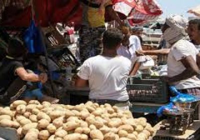 ارتفاع جنوني للمواد الغذائية مع انهيار الريال اليمني