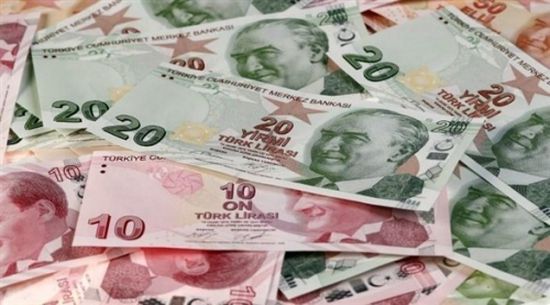 العملة التركية تهوي لمستوى قياسي جديد مقابل الدولار