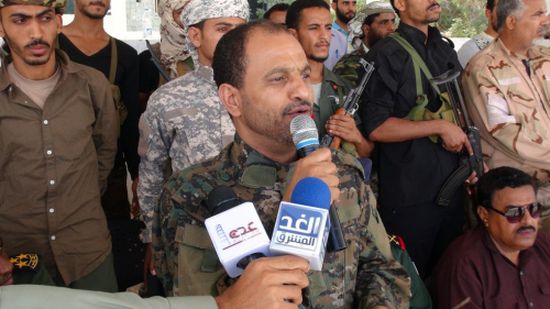 مدير أمن عدن يوجه الأجهزة الأمنية بمنع حمل السلاح وضبط المركبات والدراجات غير المرقمة بعد مهلة اقصاها شهر من اليوم