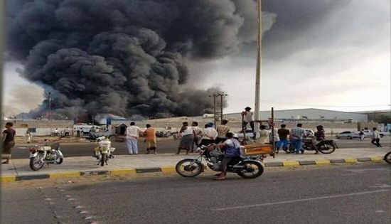 قصف حوثي يستهدف مستشفى الثورة وسوق  "المحوات"  بالحديدة