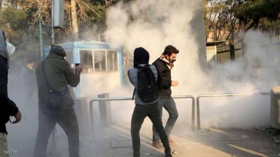 تظاهرات إيران.. محتجون يهاجمون "حوزة" قرب طهران
