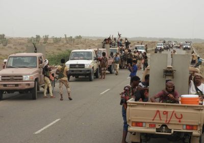 الحوثيون يتحصنون بالمواطنين لمنع الجيش من التقدم بالدريهمي