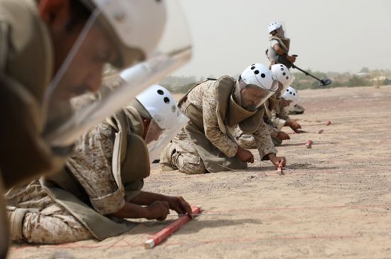 المشروع السعودي لنزع الألغام ينزع 919 لغماُ وعبوة ناسفة خلال أسبوعين