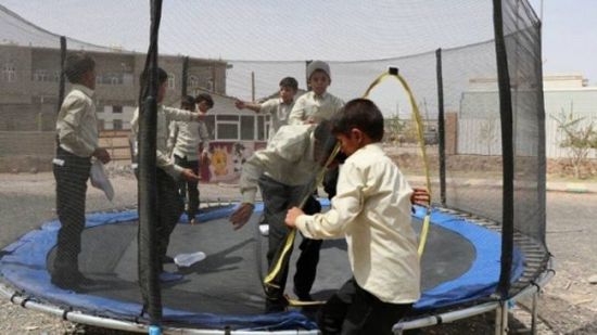 مركز الملك سلمان ينظم رحلة ترفيهية لـ27 طفلاً جندتهم ميليشيات الحوثي 