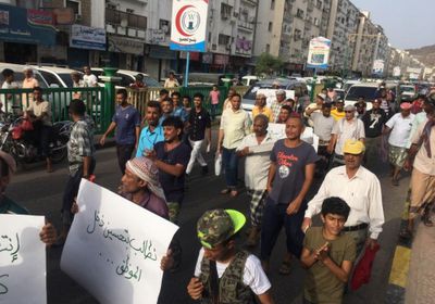 نشطاء جنوبيون يهددون: رحيل الفاسدين أو إعلان الغضب ضد الحكومة