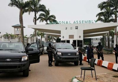 نيجيريا.. قوات الأمن تمنع النواب من دخول البرلمان