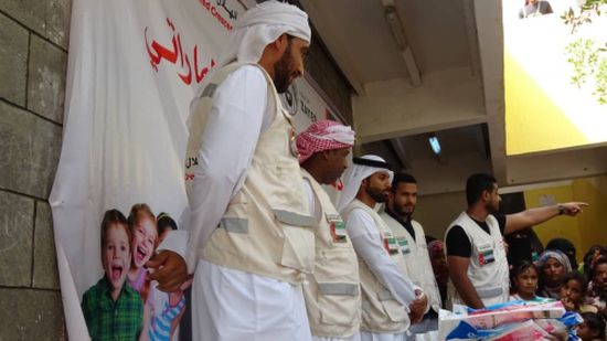 الهلال الأحمر الإماراتي يحارب جرائم الحوثيين ضد الأطفال بـ "ابتسامة"  (صور)