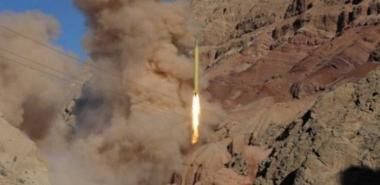 سقوط صاروخ أطلقته المليشيات الحوثية باتجاه السعودية داخل اليمن