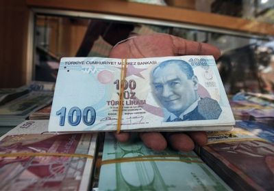 الليرة التركية تسجل هبوطاً قياسياً جديداً لتفقد 40% من قيمتها