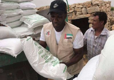 مساعدات الإمارات تصل لمرتفعات وهضاب مومي الخضيرى في سقطرى 