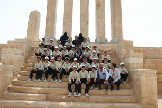 صور.. مركز الملك سلمان ينظم رحلات ترفيهية للأطفال المجندين في مأرب