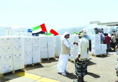 مساعدات إنسانية من الإمارات إلى ٤٠٠ أسرة في سقطرى