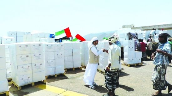 مساعدات إنسانية من الإمارات إلى ٤٠٠ أسرة في سقطرى