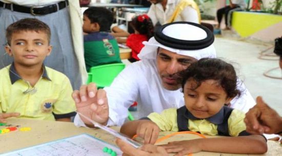 تعليم القرآن بلغة الإشارة.. الهلال الأحمر يصل إلى أطفال اليمن المكفوفين 