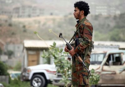 صحيفة دولية: الحوثيون يردون على هزيمتهم في الدريهمي بقصف المدنيين