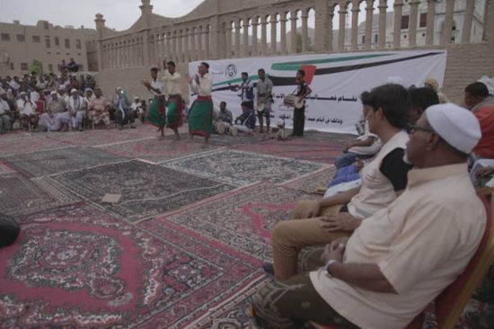  الهلال الأحمر الإماراتي ينظم القرية التراثية بمديرية تريم ضمن مهرجان حضرموت الترفيهي الفني (صور إضافية)