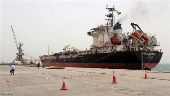 التحالف العربي يمنح التصاريح بدخول سفينتين لميناء الحديدة