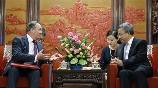 الصين وبريطانيا تسعيان لتوقيع اتفاق تجارة حرة